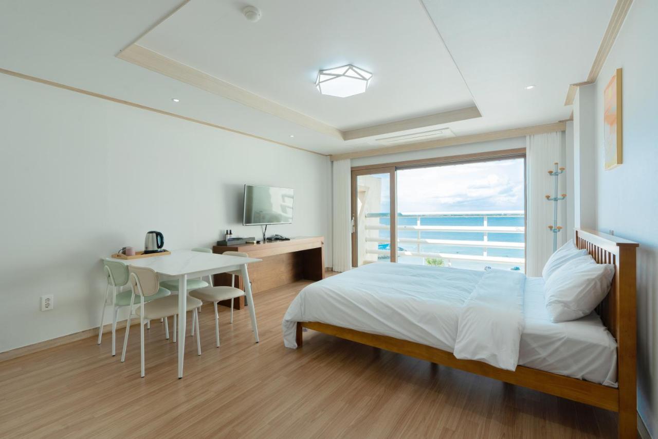 Ocean Palade Hotel Jeju Bagian luar foto