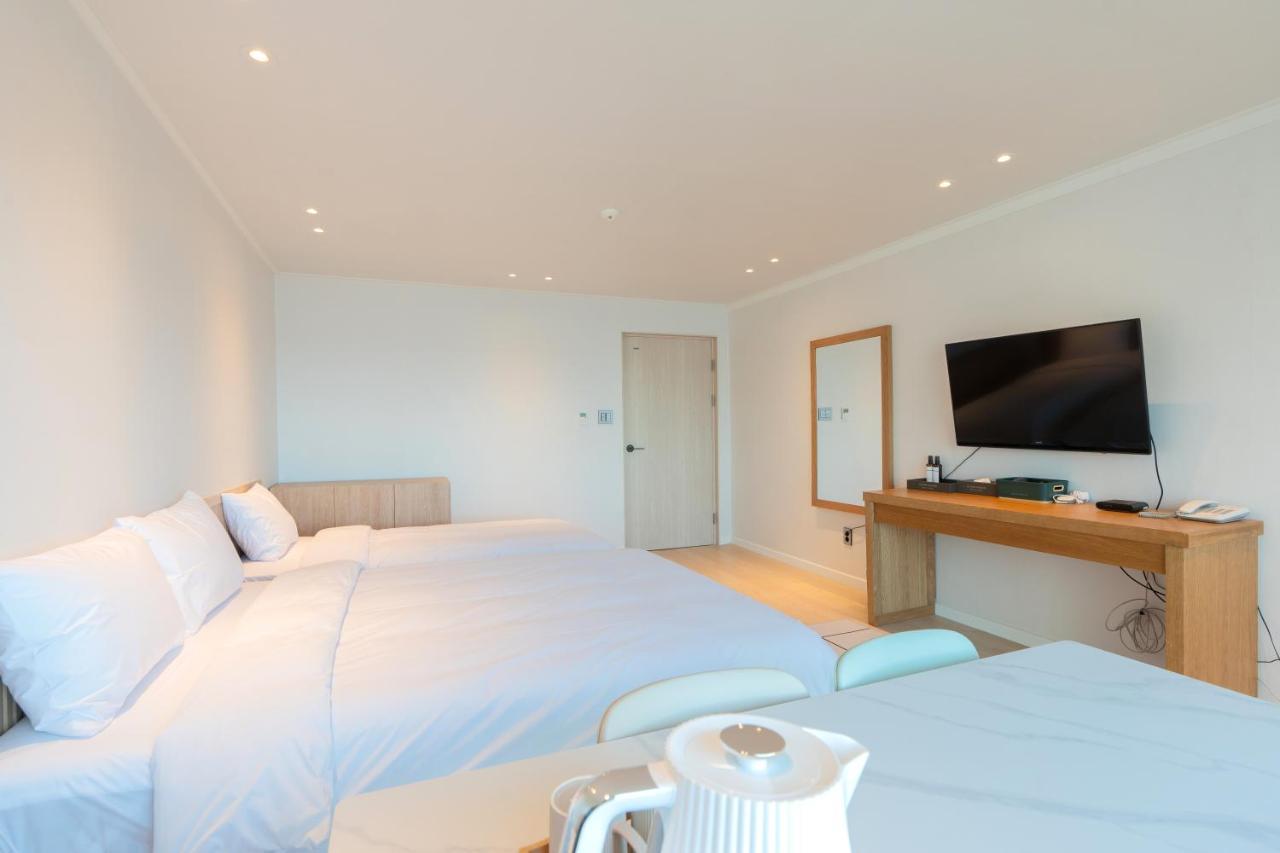 Ocean Palade Hotel Jeju Bagian luar foto