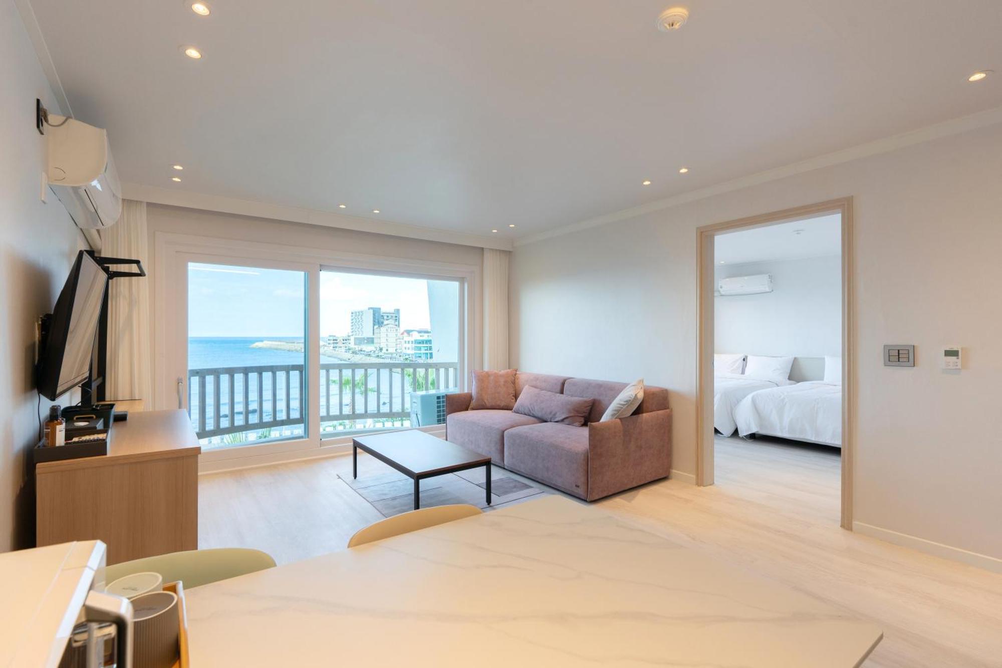 Ocean Palade Hotel Jeju Bagian luar foto