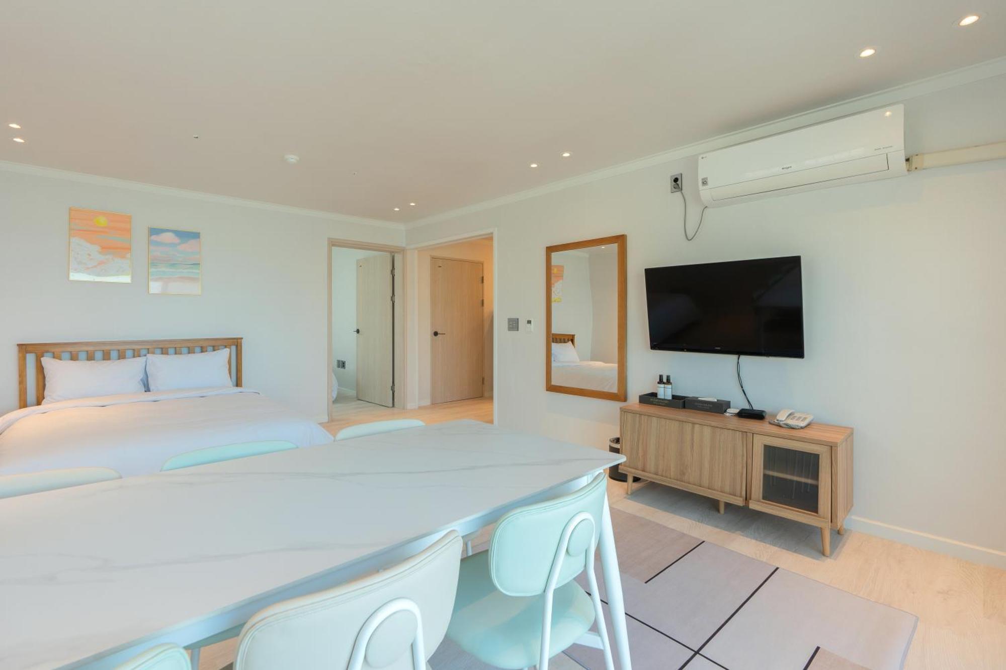 Ocean Palade Hotel Jeju Bagian luar foto