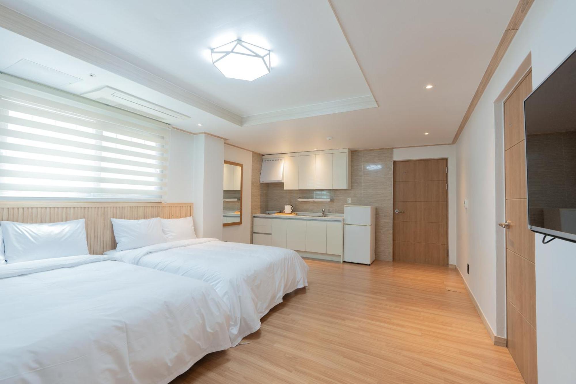 Ocean Palade Hotel Jeju Bagian luar foto