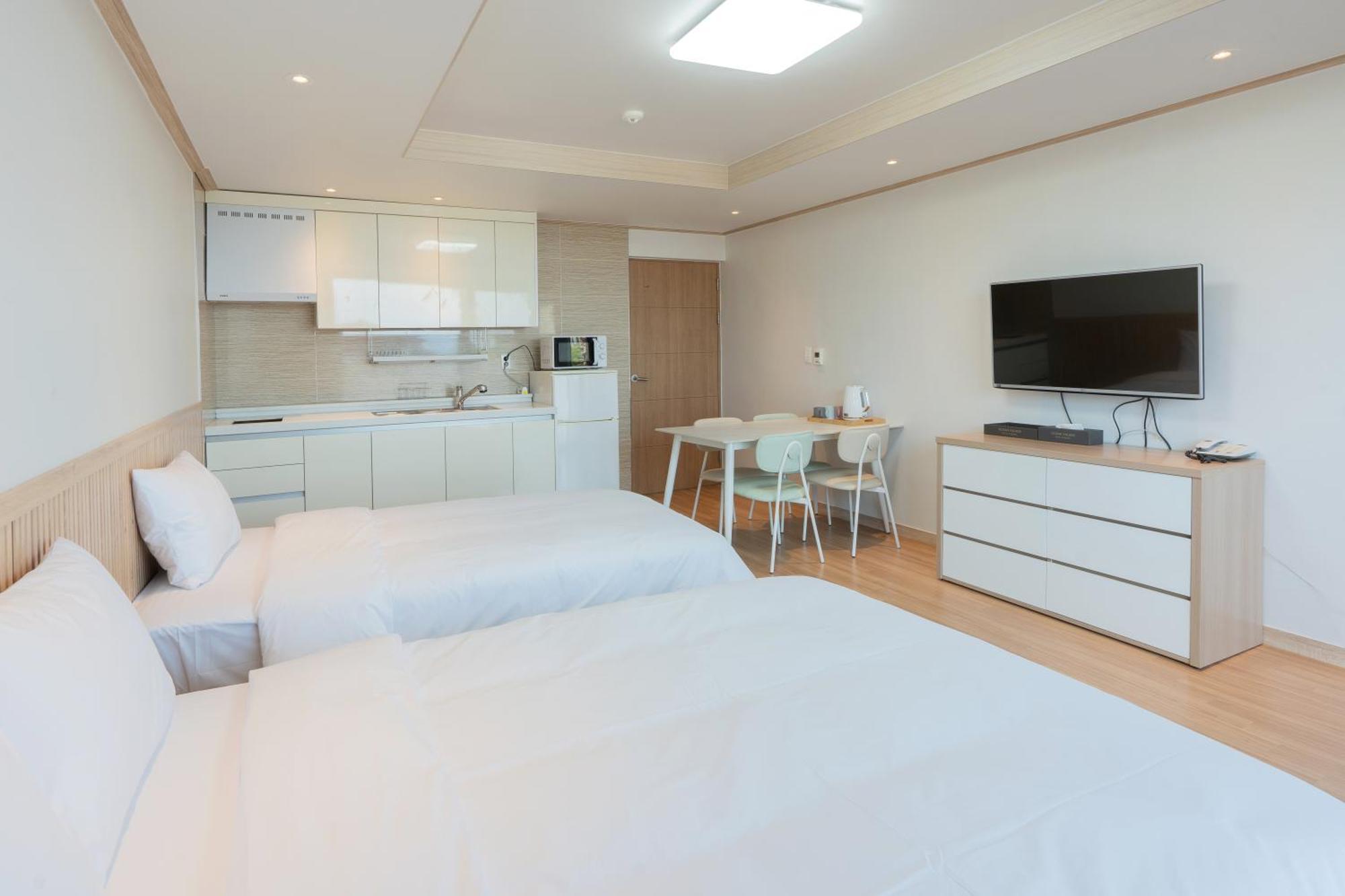 Ocean Palade Hotel Jeju Bagian luar foto