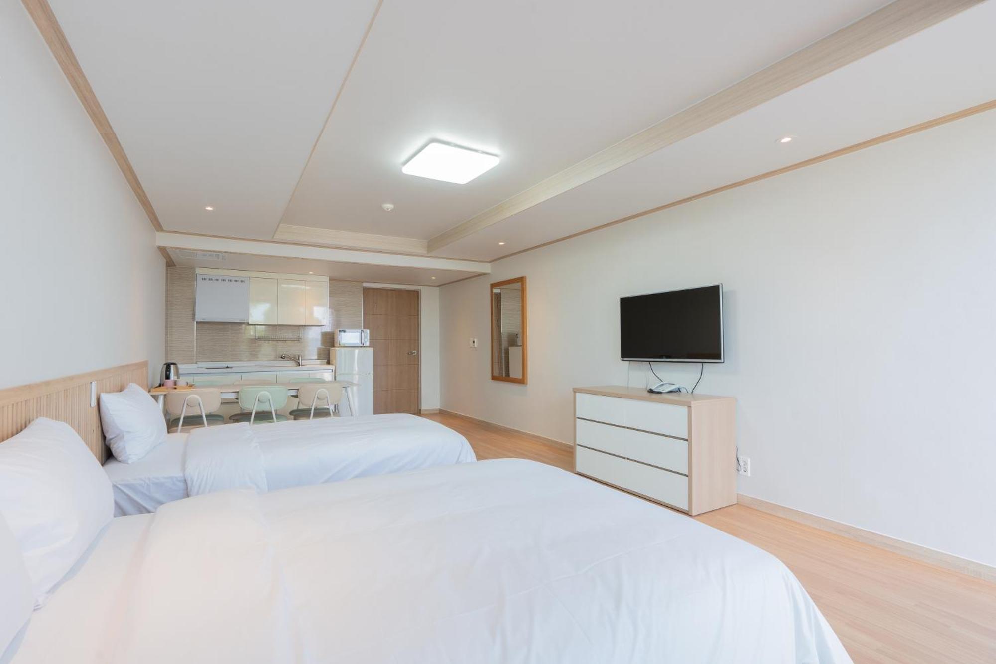 Ocean Palade Hotel Jeju Bagian luar foto