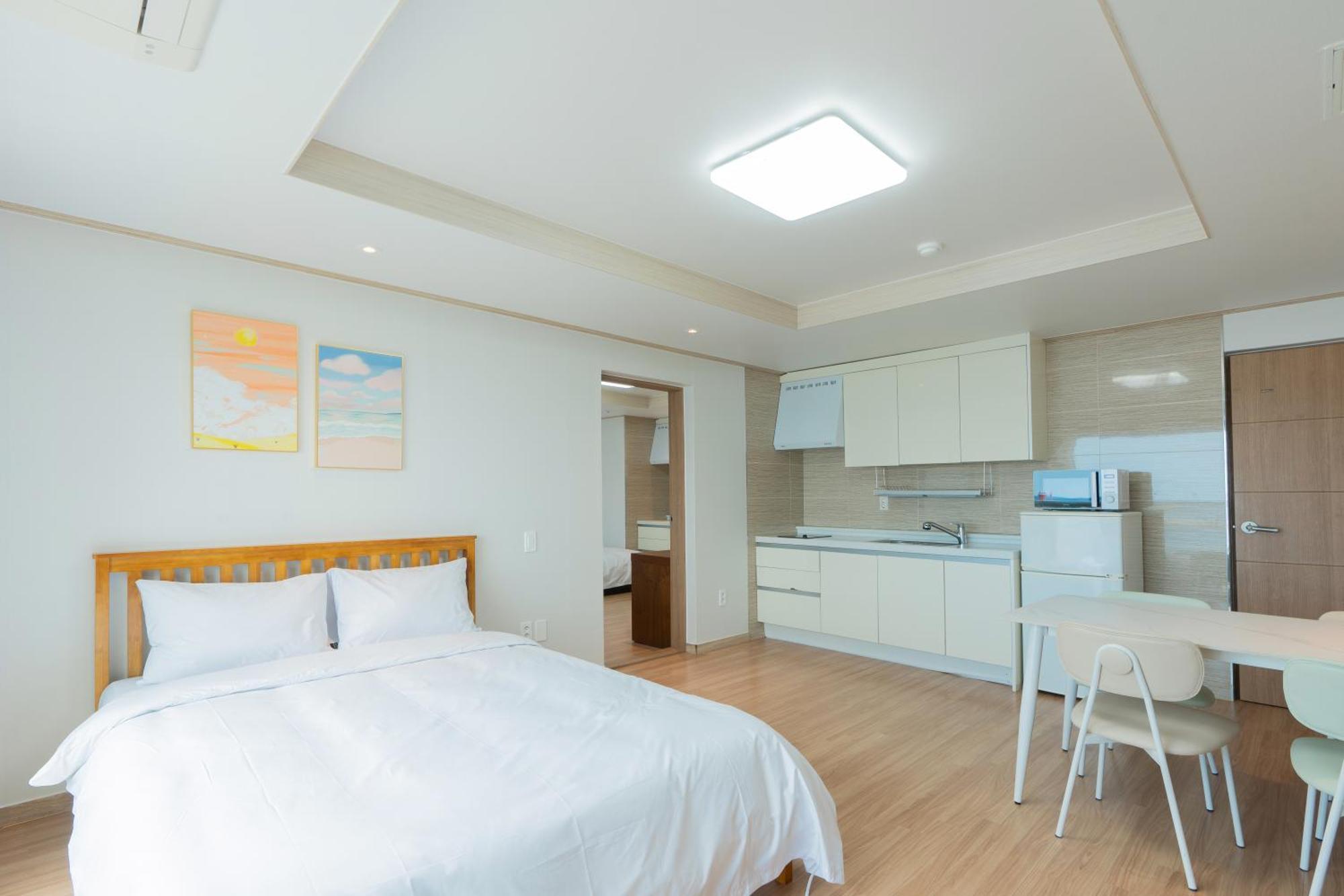 Ocean Palade Hotel Jeju Bagian luar foto