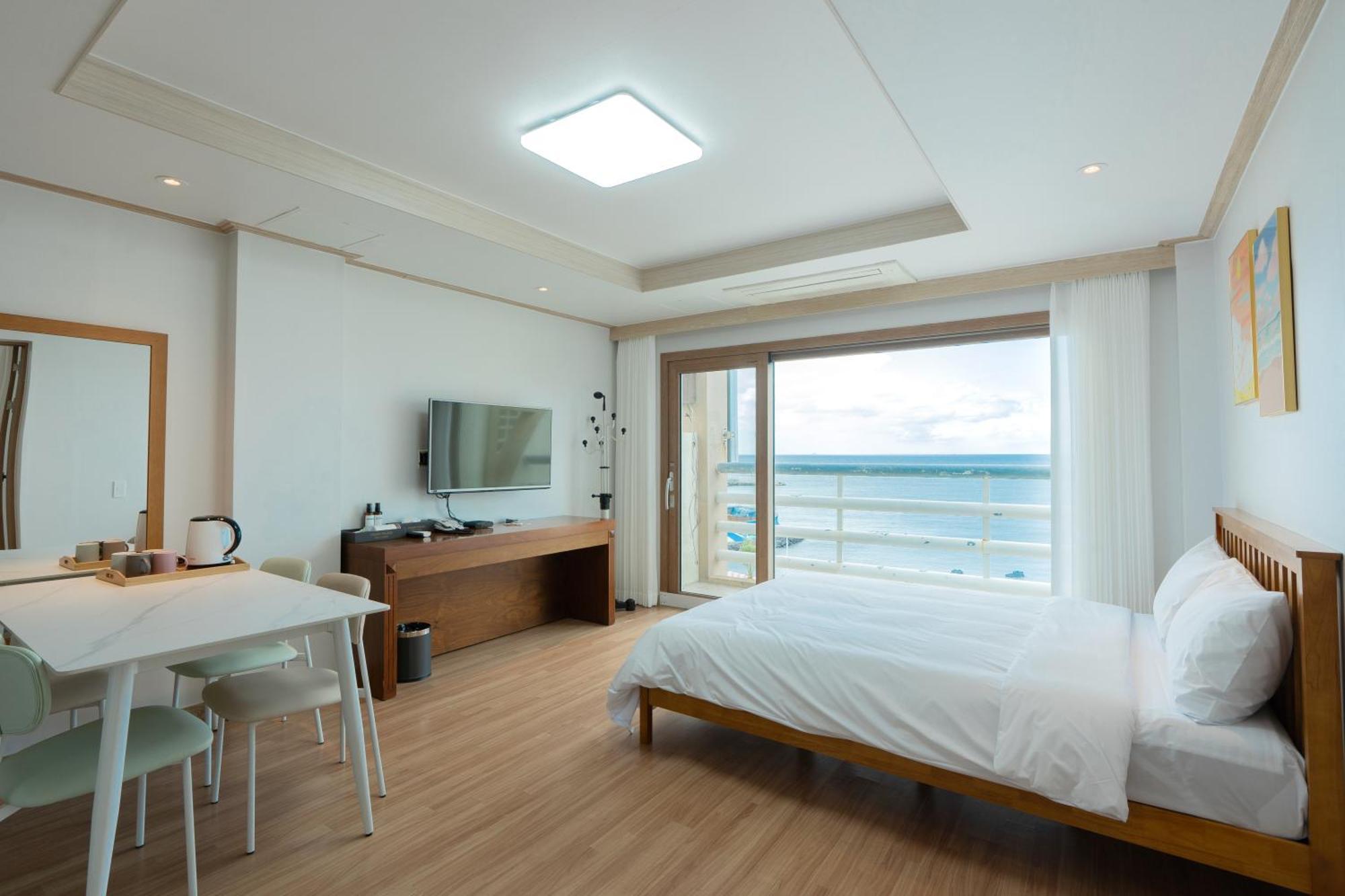 Ocean Palade Hotel Jeju Bagian luar foto