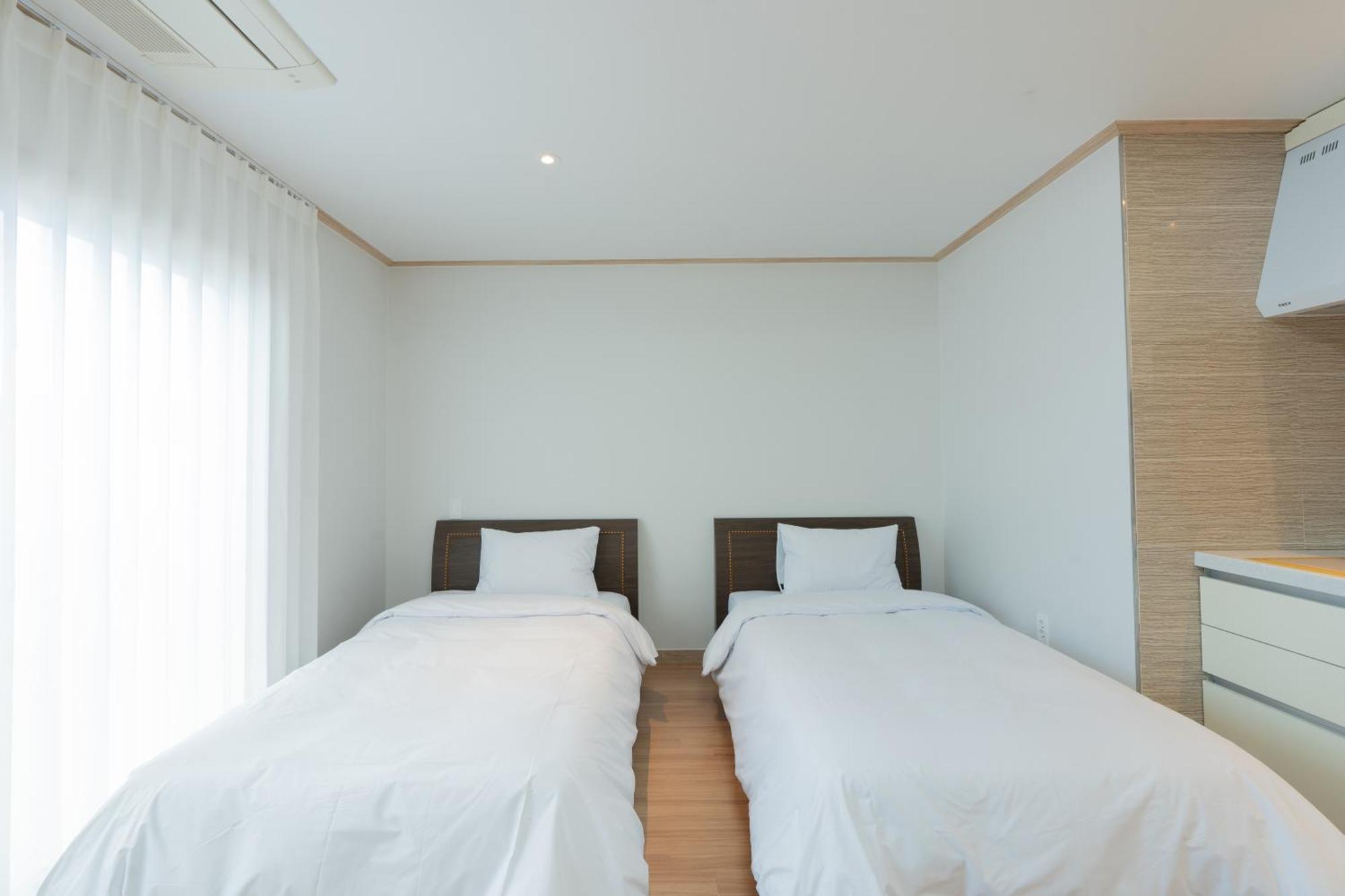 Ocean Palade Hotel Jeju Bagian luar foto