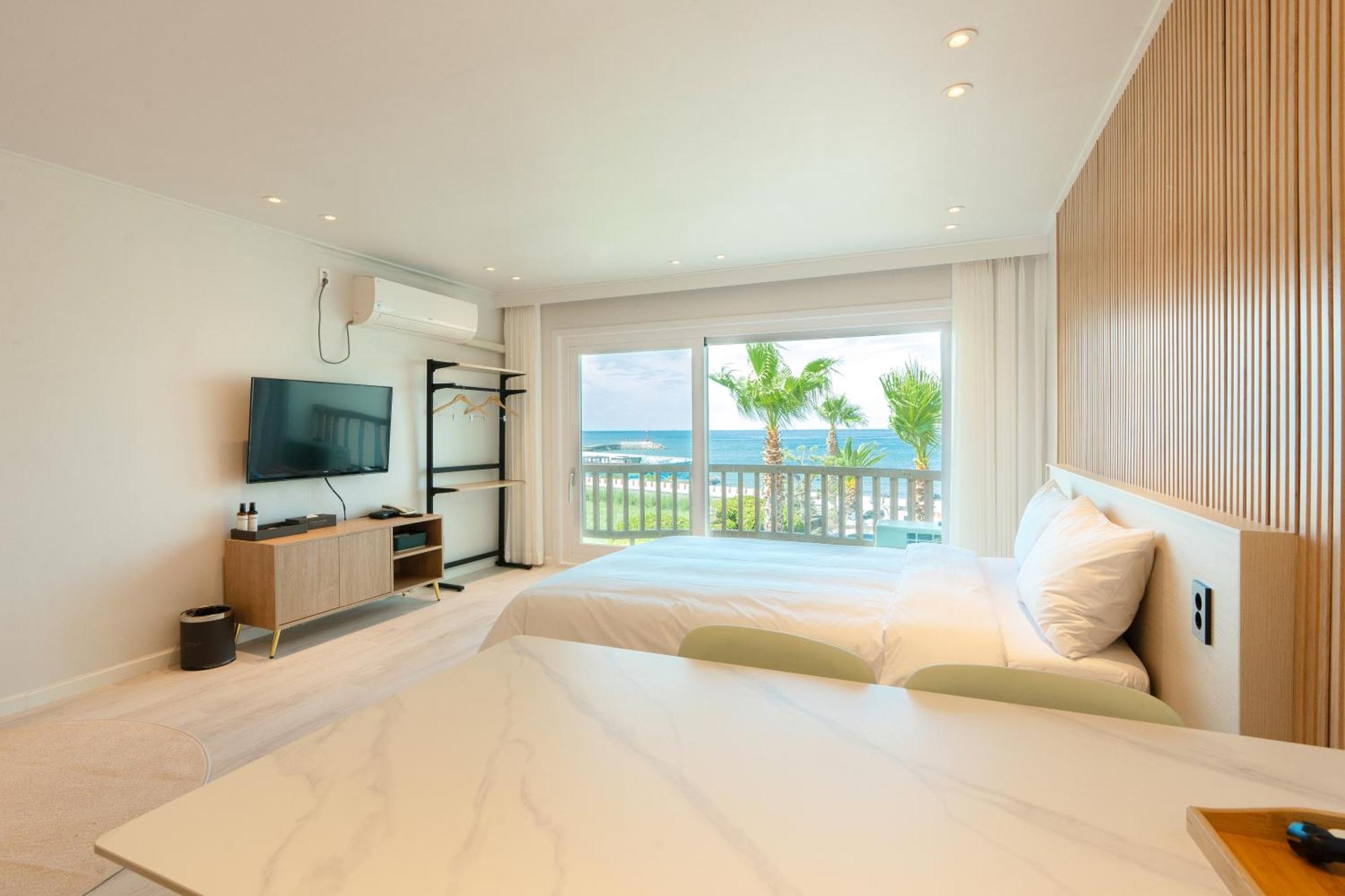 Ocean Palade Hotel Jeju Bagian luar foto
