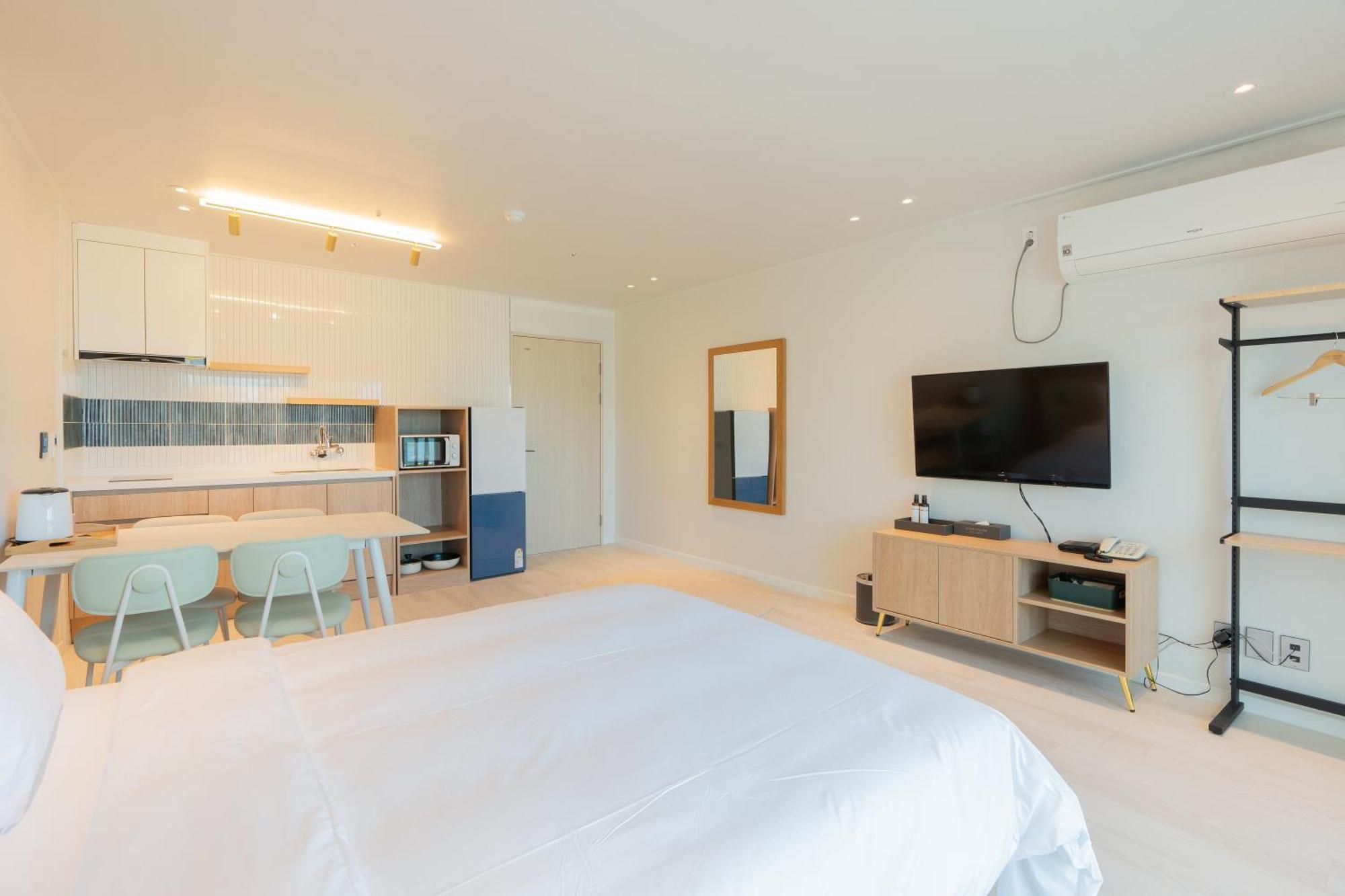 Ocean Palade Hotel Jeju Bagian luar foto