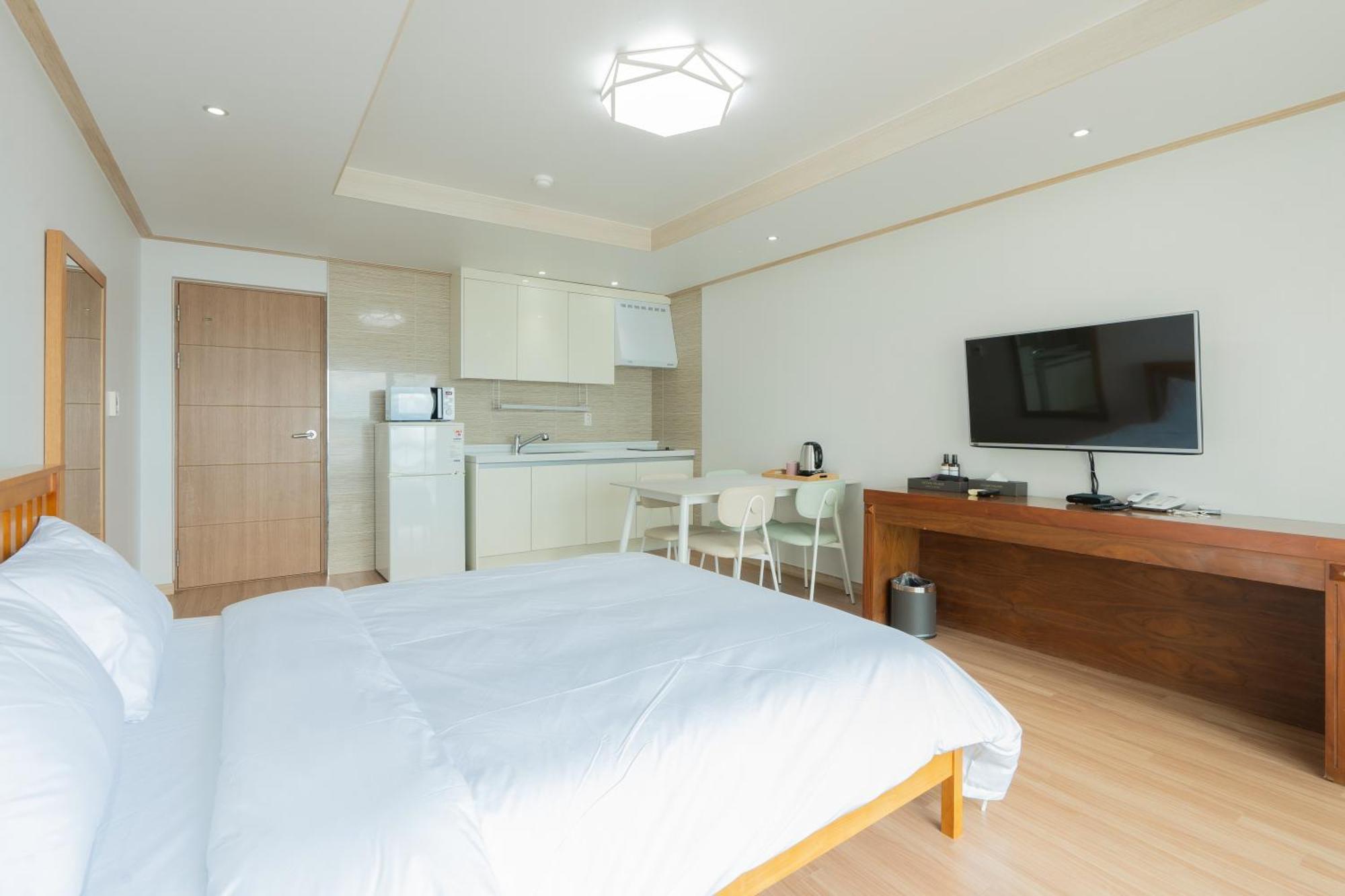 Ocean Palade Hotel Jeju Bagian luar foto